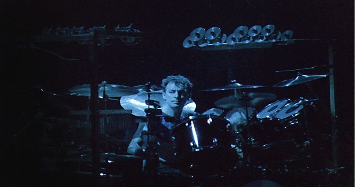 Neil Peart no Japão durante a turnê de Grace Under Pressure, em 1984