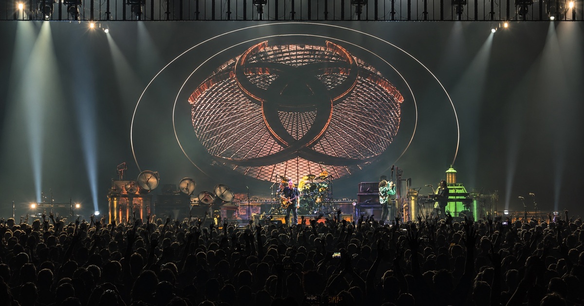 Novo símbolo do Rush criado por Hugh Syme para a Fifty Something Tour